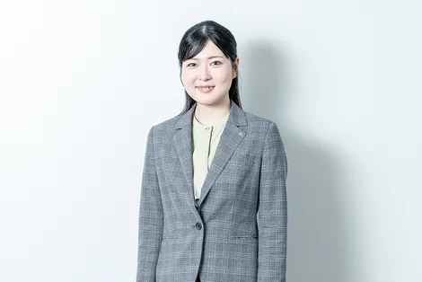 安松 律音